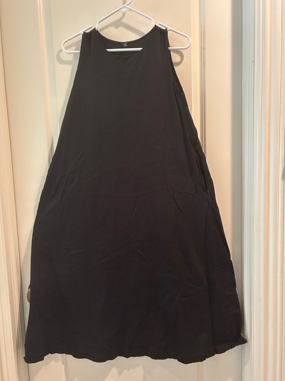 Uniqlo Classic Black A-Line Women midi Dress w/Stretch Sleeveless pockets size M